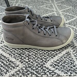 Keen Women's Gray High-Top Sneakers sz 7.5 or 38